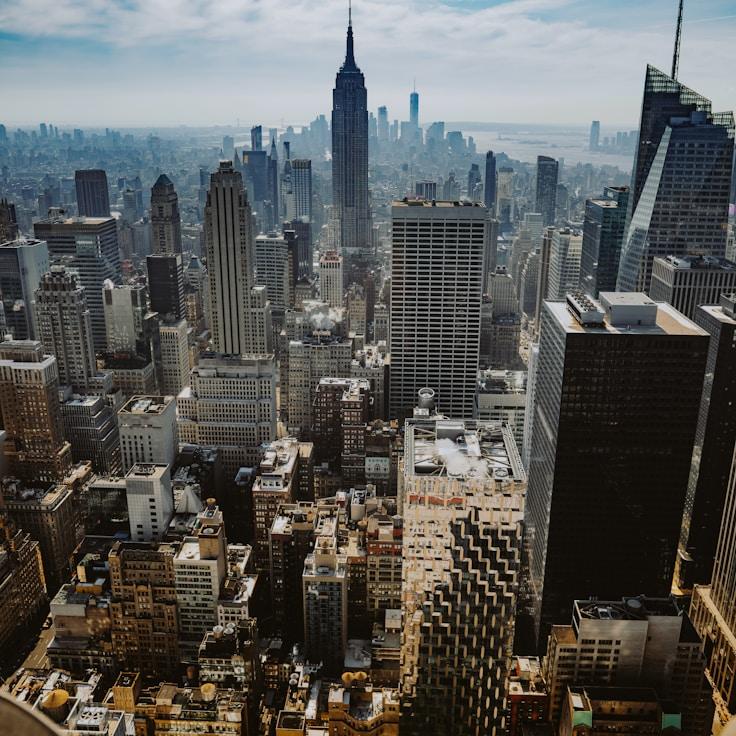 Parents evaluating schools in Italy